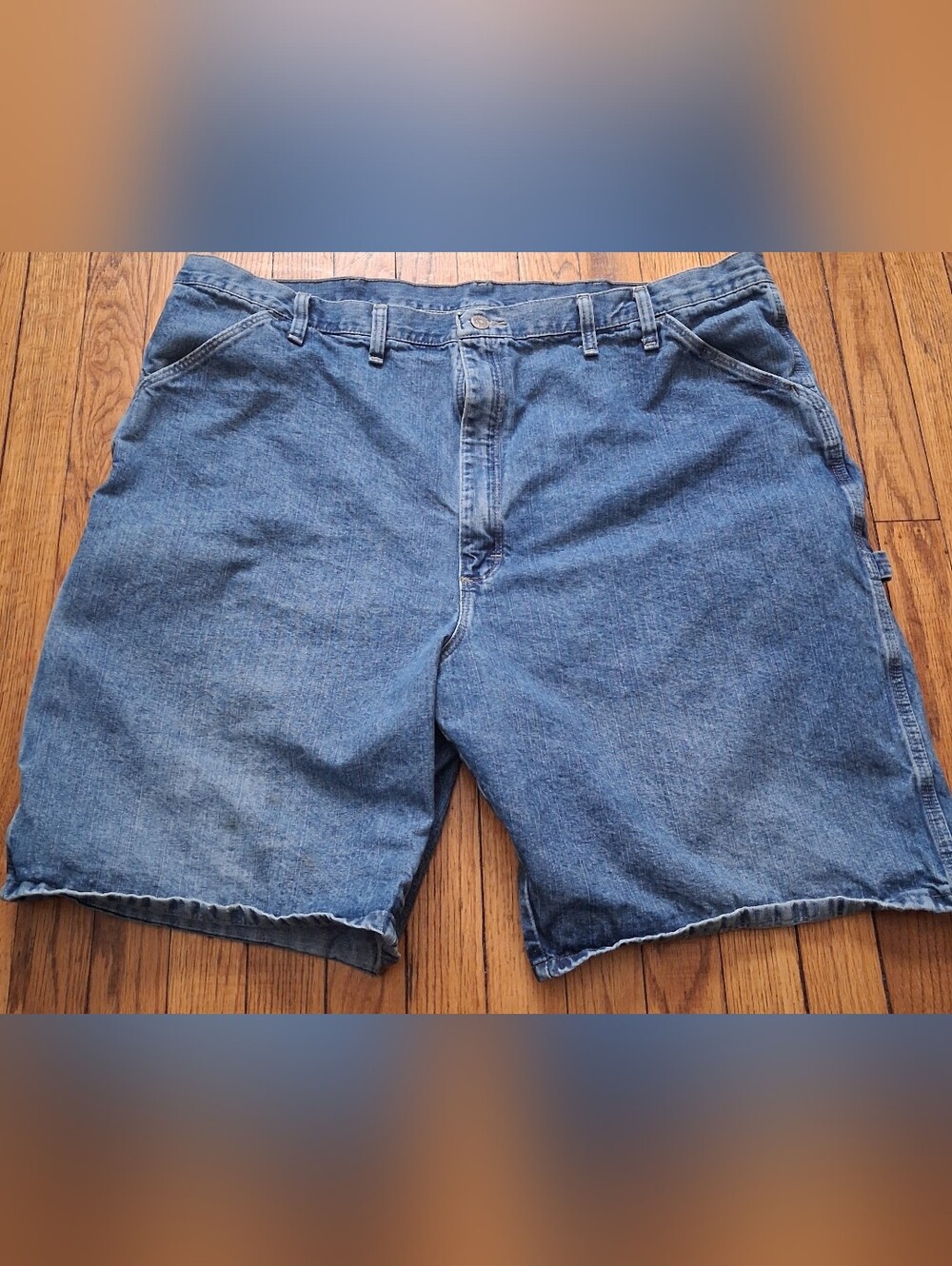 Wrangler - Men's Blue Denim Carpenter Jeans Shorts. Size 44